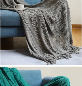 Plaid de lit et de canape en tricot nordique, motif ajoure avec franges, deco douce.