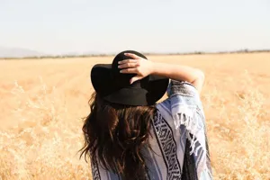 Détail d'une couverture mexicaine tissée à la main au motif géométrique en jeté.