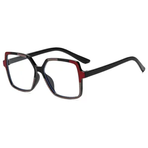 Lunettes anti-lumière bleue tendance avec monture carrée color-block élégante et chic.