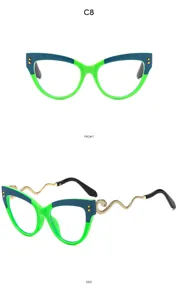Modieuze cat-eye bril met unieke gouden slang-pootjes en een groen en blauw montuur