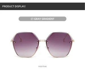 Gafas de sol degradadas para mujer con montura de metal, gafas elegantes y modernas con protección UV.