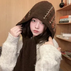 Cagoule tricotée écharpe à capuche femme, bonnet hiver chaud épais cache-cou marron.