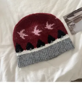 Gemütliche Retro Jacquard Strickmütze für Damen, dicke warme Winter Wollmütze mit Muster.