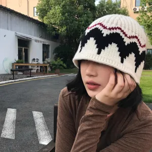 Chapeau de Pêcheur en Tricot d'Hiver pour Femmes Motif Fair Isle Chaud Chapeau Seau Jacquard Chic Décontracté