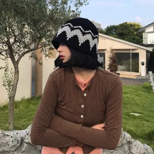 Chapeau bob en tricot Fair Isle pour femme, automne hiver chaud bonnet jacquard géométrique.