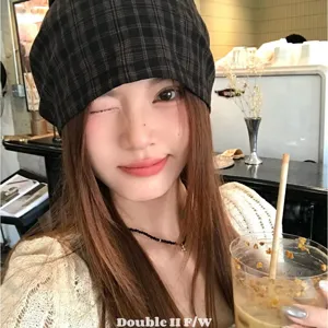 Retro plaid headscarf beret for women, vintage casual autumn fashion beanie cap hat stylish.