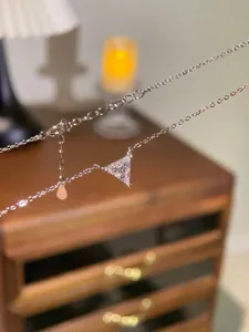 Exquisite S925 sterling silver moissanite triangle pendant necklace for women jewelry