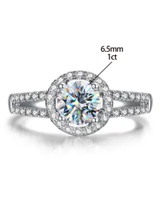 Eleganter 1ct 6.5mm Moissanit Heiligenschein Ring in 925er Silber mit funkelnden Steinen.