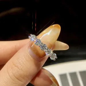 925 Sterlingsilber 5-Stein Moissanit Ring Für Damen 18K Vergoldet Rundschliff Multi-Stein Jahrestag Band Hochzeitsring