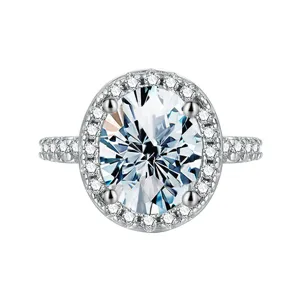 Wunderschöner 3 Karat Oval Moissanite Verlobungsring mit Halo Pavé Band in Weißgold für Damen