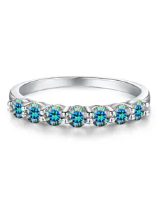 925er Sterlingsilber sieben Stein Regenbogen Moissanit Ring eleganter Band Schmuck