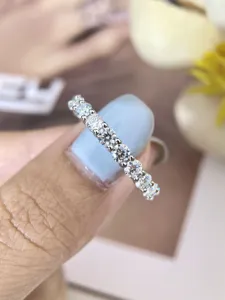 Eleganter Silber Moissanite Ring minimalistischer Damen Schmuck glänzendes Accessoire neu