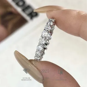 Eleganter Moissanit Full Eternity Ring aus Sterlingsilber glitzernder Damenschmuck