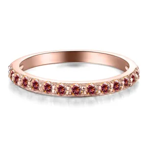 Minimalistischer Roségold Ring mit runden rosa Moissanit Steinen in einzelner Reihe