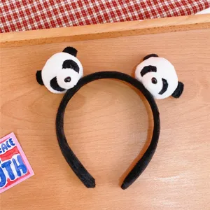 Cute plush panda headband for women and girls, soft animal hair hoop daily sweet hair accessories.