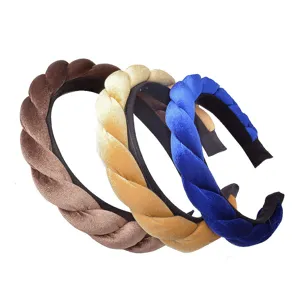 Samt geflochtener Haarreif Detailansicht, breiter Twist Haarreifen mit weicher Textur.
