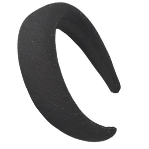 Vue détaillée du serre-tête large rembourré noir pailleté, éponge épaisse, accessoire cheveux.