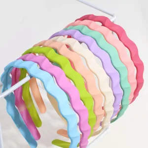 Ensemble de serre-tête en plastique ondulé coloré pour femmes, accessoire de cheveux chic.