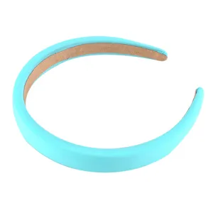 Light blue sponge headband detail view, soft fabric wrapped hair hoop for daily fashion wear.