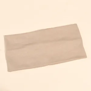 Dettaglio fascia per capelli in maglia, kaki unito, tessuto elastico morbido.