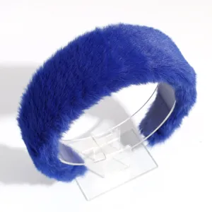 Diadema de felpa azul, banda para el pelo peluda y cálida detalle moda otoño invierno.