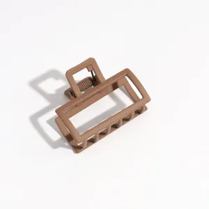 Pinza para el pelo de metal marrón mate, diseño geométrico rectangular para peinados.