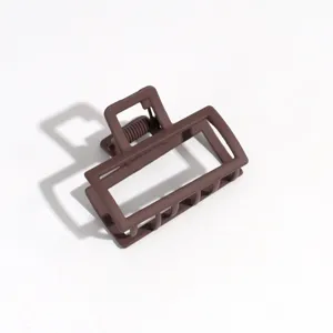Pinza de pelo mate marrón para mujer, diseño cuadrado elegante, ideal para el peinado diario.