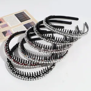 Cerchietto per capelli sottile con perle e strass, fascia semplice e dolce per uso quotidiano.