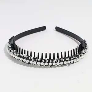 Cerchietto nero perle strass con denti vista dettagliata, accessorio capelli minimal.