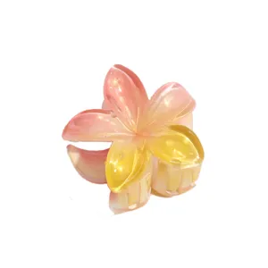 Gradient flower hair claw clip, sweet translucent resin design for elegant daily hairstyles.
