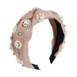 Diadema vintage con perlas sintéticas para mujer, elegante accesorio de pelo de tela chic.