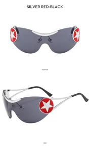 Occhiali da sole futuristi a stella Y2K dettaglio con montatura argento e stella rossa.