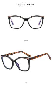 Nahaufnahme Detail der stilvollen schwarzen Schildpatt TR90 Blaulichtfilter Brille.