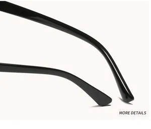 Vista dettagliata della stanghetta nera di occhiali da sole da donna dal design moderno.