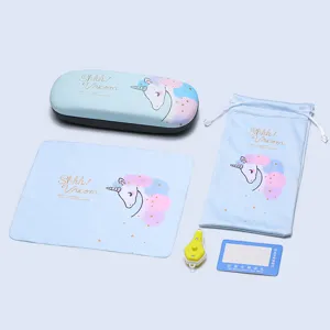 Set custodia per occhiali unicorno con box rigido, sacchetto, panno e test blu.