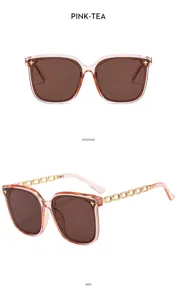 Occhiali da sole oversize rosa eleganti per donne con bellissime aste a catena.