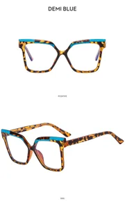 Detailansicht stilvoller quadratischer TR90 Blaulichtfilter Brille in demi blau Schildpatt.