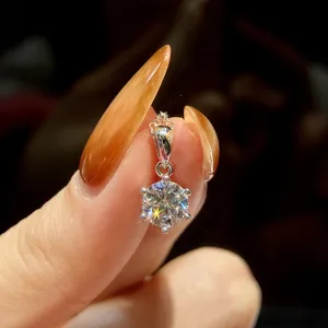 Classic six-prong moissanite solitaire pendant necklace sparkling diamond necklace for women.