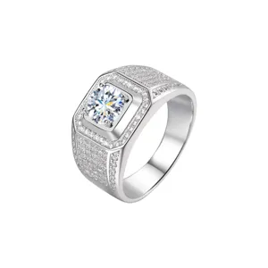 Luxus 5 Karat Moissanit Herren Ring Sterlingsilber Hip Hop Voll Diamant Ring Detail Sicht