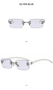 Detalle de gafas de sol Y2K sin montura, marco plateado, lentes azules con estrella.