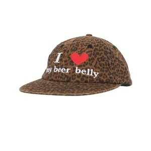 Casquette visière plate imprimé léopard avec broderie texte slogan drôle, style casual streetwear.