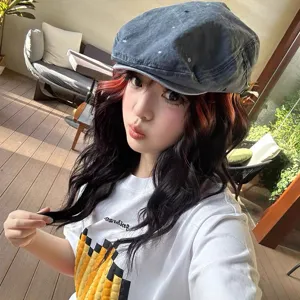Retro splatter paint flat cap for men and women, vintage washed beret hat for daily wear.