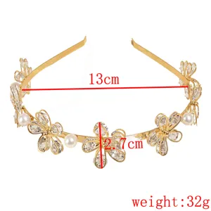 Diadema detalle strass perlas oro mostrando anchura de 13cm con bonitos elementos florales