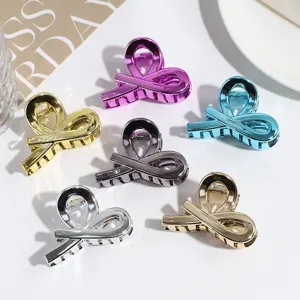 Farbenfrohe metallische Haarklammern Set, stilvolle geometrische Haarspangen Damen Alltag.