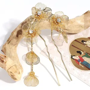 Gold crystal flower U-shaped hair fork elegant rhinestone bun hairpin traditional style detail shot