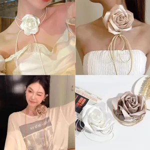 Collier Choker Élégant à Rose en Satin de Style Français pour Femme Ras de Cou Floral Fait Main en Tissu Accessoire Bijoux Rétro