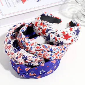 Amerikanischer patriotischer geknoteter Haarreif Sterne Streifen Stoff Haarschmuck Detail