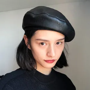 Black PU leather beret hat for women, stylish vintage British style painter cap for autumn