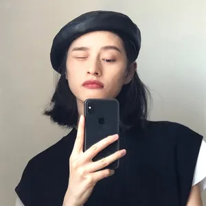 Women black PU leather beret hat, vintage Japanese style painter cap for spring autumn fashion.