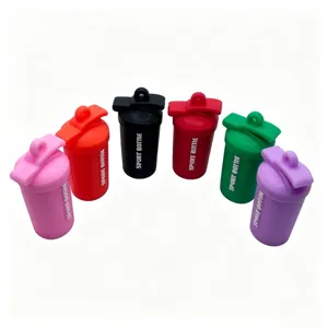 Mini sports shaker bottle keychain, colorful fitness shaker pendant for keys, lightweight